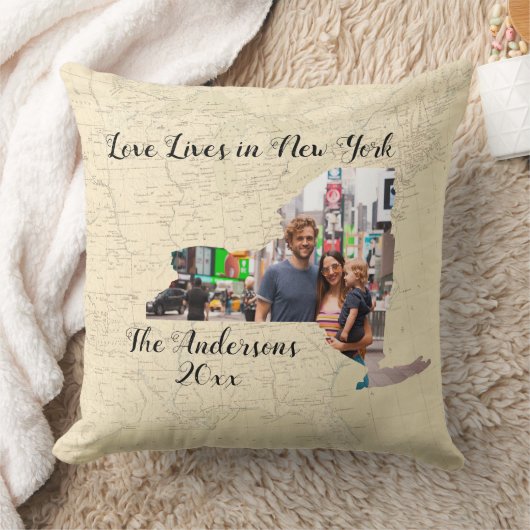 ニューヨークに住む古い地図と州の形をした写真 クッション (ブランケット)