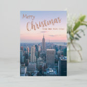 ニューヨークのスカイラインの家族の写真からメリークリスマス 箔シーズンカード (立ち正面)