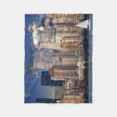 ニューヨークのハドソン川を航行すること フリースブランケット (正面)