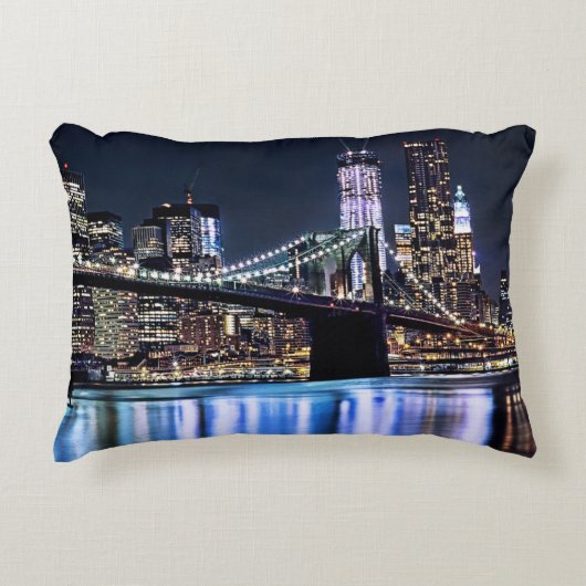 ニューヨークのブルックリン橋の反射の眺め アクセントクッション (正面)