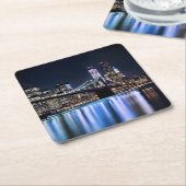 ニューヨークのブルックリン橋の反射の眺め スクエアペーパーコースター (アングル)
