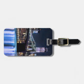 ニューヨークのブルックリン橋の反射の眺め ラゲッジタグ (正面横)