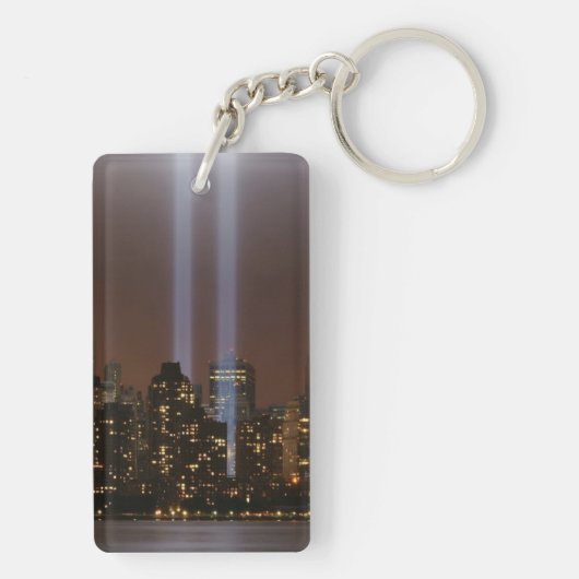 ニューヨークのライトの世界貿易センター捧げ物。 キーホルダー (裏面)