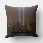 ニューヨークのライトの世界貿易センター捧げ物。 クッション (裏面)