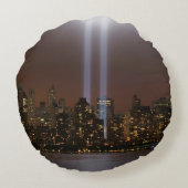 ニューヨークのライトの世界貿易センター捧げ物。 ラウンドクッション (裏面)