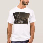ニューヨークの中央ヴィンテージのアールデコの列車 Tシャツ (正面)