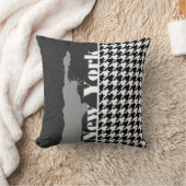 ニューヨークの千鳥格子のなLibetyの彫像 クッション (ブランケット)