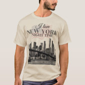 ニューヨークの夜のスカイラインが好き Tシャツ (正面)