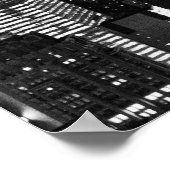 ニューヨークの夜のスカイラインは白黒 ポスター (角)