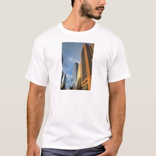 ニューヨークの摩天楼の反射 Tシャツ (正面)