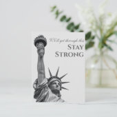 ニューヨークの自由の女神，引用文ステイストロング ポストカード (スタンド正面)