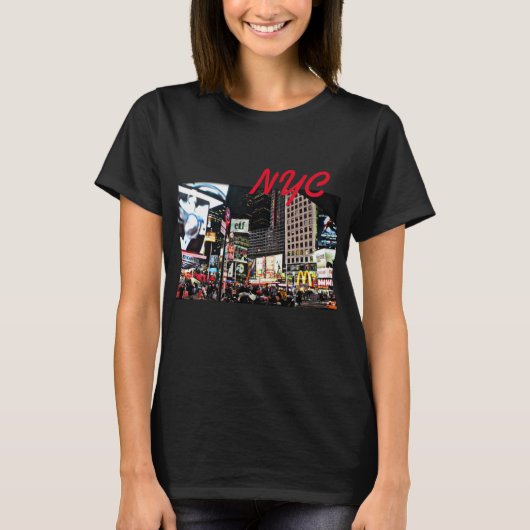 ニューヨークの街の夜景Tシャツ（女性用） Tシャツ (正面)