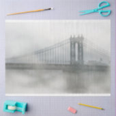 ニューヨークの霧の下のブルックリン橋 薄葉紙 (クラフト)