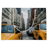 ニューヨークの黄色いタクシー ラージペーパーバッグ (正面)