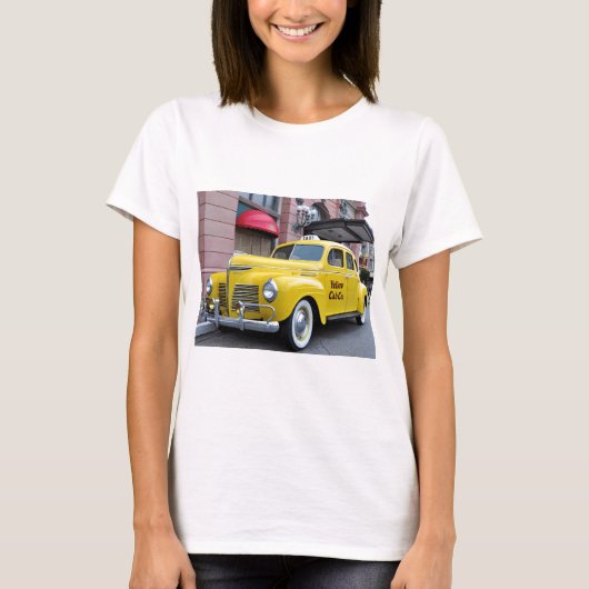 ニューヨークの黄色いヴィンテージのタクシー Tシャツ (正面)