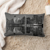 ニューヨークシティのスカイラインの景色の写真 ランバークッション (ブランケット)