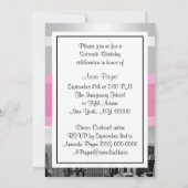 ニューヨークシティのスカイライン モノクロ05  白とピンクのスイート16パーティー 招待状 (裏面)