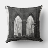 ニューヨークシティのブルックリン橋 クッション (裏面)