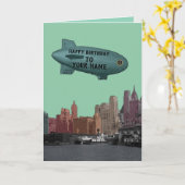 ニューヨークシティの30年代のスカイラインの軟式小型飛行船あなたの誕生日 カード (黄色い花)