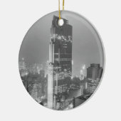 ニューヨークシティを造るロックフェラーの中心およびRCA セラミックオーナメント (左)