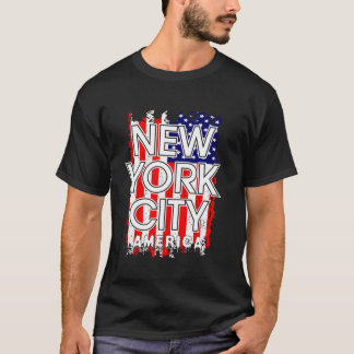 ニューヨークシティスカイラインNYCマンハッタンフラッグアメリカU Tシャツ