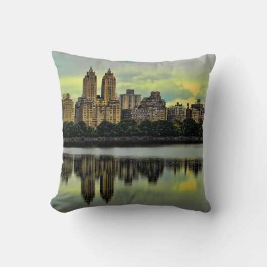 ニューヨークシティセントラルパークスカイライン クッション (正面)