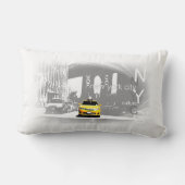 ニューヨークシティニューヨークイエロータクシーアーポップ・アートのト ランバークッション (裏面)