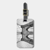 ニューヨークシティブルックリンブリッジブラック&ホワイト写真 ラゲッジタグ (正面縦)
