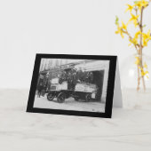 ニューヨークシティ1912年の消防車で提起される消防士 カード (黄色い花)