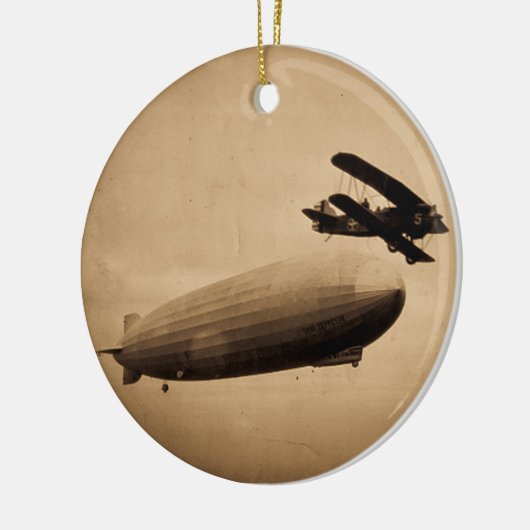 ニューヨークシティ1928年に近づくツェッペリン伯号 セラミックオーナメント (左)