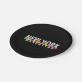 ニューヨークマンハッタンスカイラインと手のひら ペーパープレート (アングル)