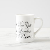 ニューヨークロンドンパリ – タイポグラフィスローガン ボーンチャイナマグカップ (右)
