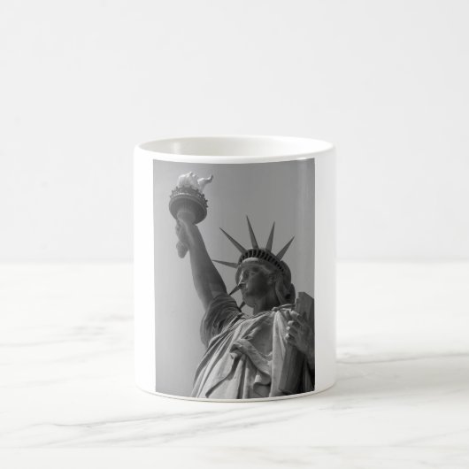 ニューヨーク市の自由白黒像 コーヒーマグカップ (中央)