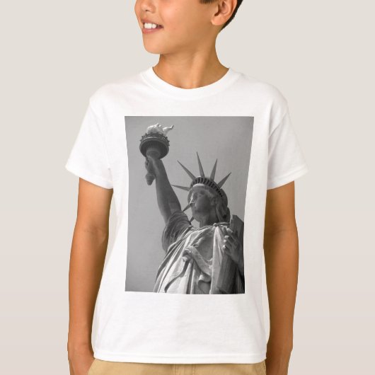 ニューヨーク市の自由白黒像 Tシャツ (正面)