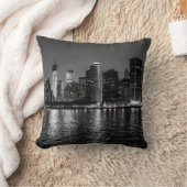 ニューヨーク市スカイラインの風景の夜写真 クッション (ブランケット)