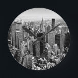 ニューヨーク市 ラウンド壁時計<br><div class="desc">ニューヨークシティミッドタウンオールドスタイルイメージ – ヴィンテージニューヨークアートワークス</div>