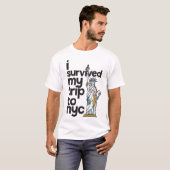 ニューヨーク旅行を生き延びたTシャツ Tシャツ (正面フル)