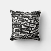 ニューヨーク ストリート サイン ブラック アンド ホワイト パターン クッション (正面)