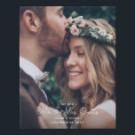 ニューライヴァーズ新人写真展Chic's 結婚 Keepsake フェイクキャンバスプリント<br><div class="desc">新しい家エレガントの装飾にtouchを追加しスタイリッシュて、単に「新しいミスター&ミセス」の写真の記念キャンバスの印刷フェイクを追加する。写真と全てこのテンプレートの言い回しシンプルはカスタマイズの。白いレタリングオーバーレイデザインは、あなたの選択の1つの写真、シックなトレンディースクリプトの書道、ミニマルモダンムタイポグラフィ名&の日結婚付を特徴とする。このメユニークメントは新エレガント婚の人々に対して思いやりのある結婚またはクリスマスの贈り物アイディアを作る。新郎新婦おめでとう！</div>
