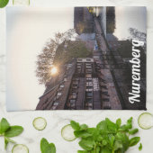 ニュールンベルクの古い中世の橋の上に日没 キッチンタオル (折り畳み)