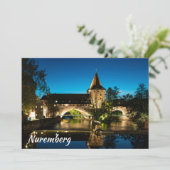 ニュールンベルクの夜の古い中世の橋 (スタンド正面)