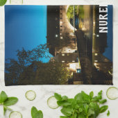 ニュールンベルクの夜の古い中世の橋 キッチンタオル (折り畳み)