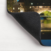 ニュールンベルクの夜の古い中世の橋 マウスパッド (コーナー)