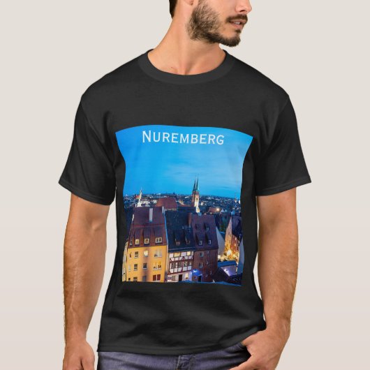 ニュールンベルク旧市街の夜景 Tシャツ (正面)
