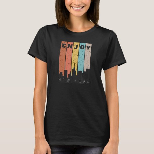 ニュー楽しむヨークレトロニューヨークシティ建物&スカイ Tシャツ (正面)