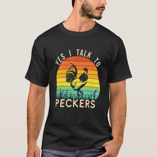 ニワトリと喋ってるよ Tシャツ (正面)