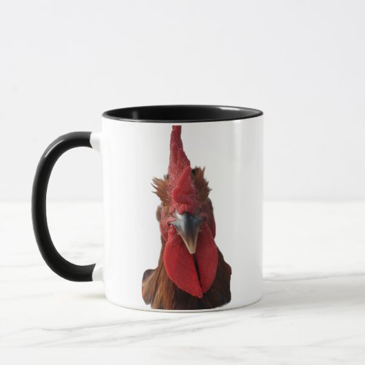 ニワトリに追われることもなく、コーヒーを見せる マグカップ (左)