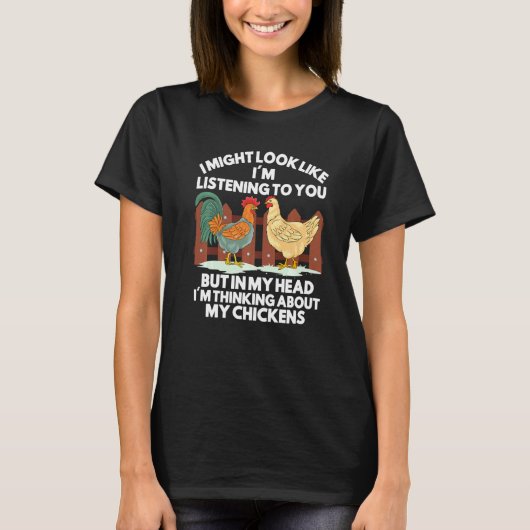 ニワトリのことを考えてる農家の人 ファニー チキン Tシャツ (正面)