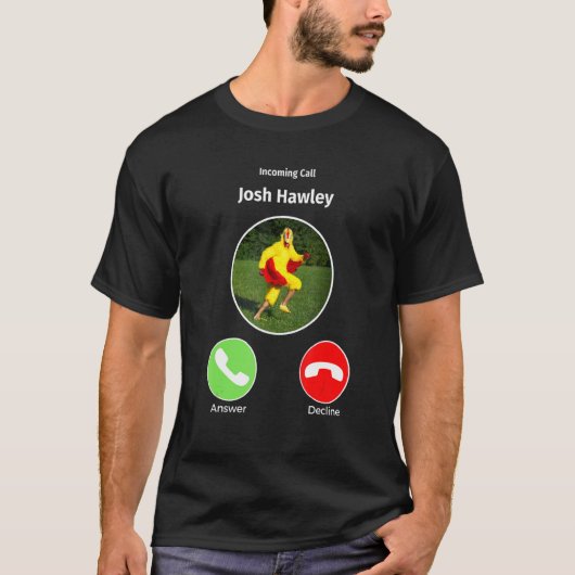 ニワトリのように走るジョシュ・ホーリー Tシャツ (正面)
