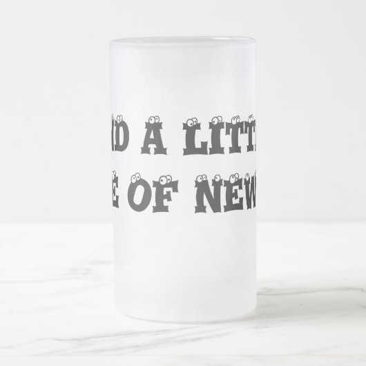 ニワトリの小さな目も！ フロストグラスビールジョッキ (中央)